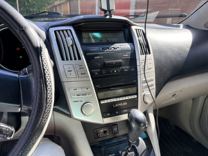 Lexus RX350. 2010 bensiin-gaas .318985km (13 foto / 13)