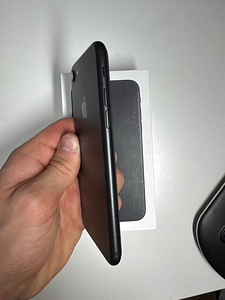 iPhone 7 32gb (3 фото из 3)