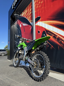 Kawasaki KX450f (5 фото из 6)