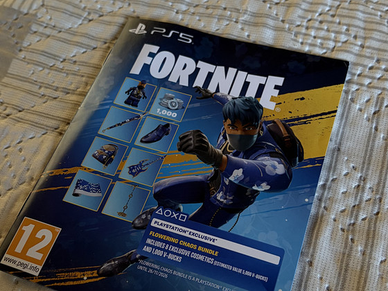 Код активации стартового набора Fortnite для PS4–PS5.