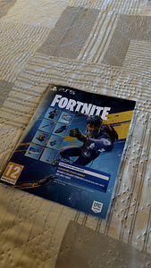 Код активации стартового набора Fortnite для PS4–PS5. (1 фото из 2)