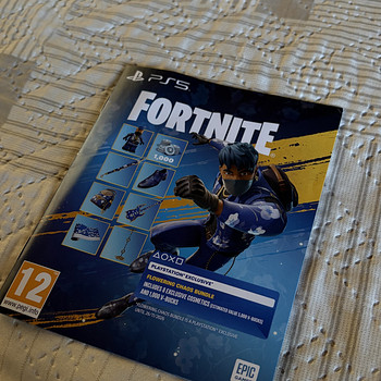 Fortnite stardipaki lunastuskood PS4–PS5 jaoks.