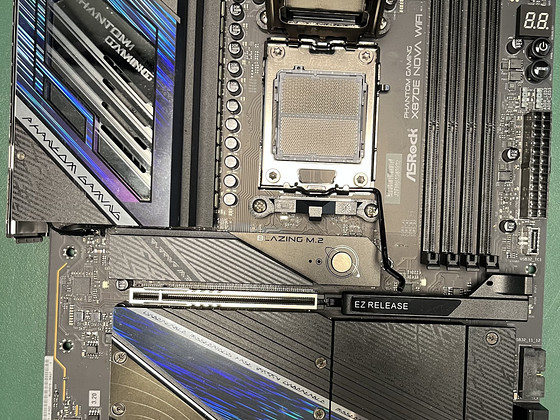 ASRock X870E Nova Lightning Wifi