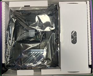 ASRock X870E Nova Lightning Wifi (8 фото из 8)
