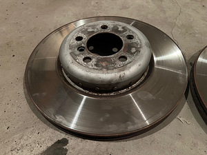 Kasutatud BMW Передние тормозные диски 370mm (2 фото из 4)