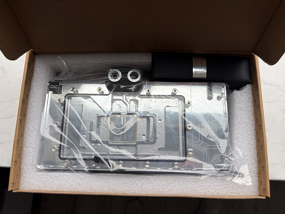 Alphacool Core GeForce RTX 4090 Suprim с бэкплейтом