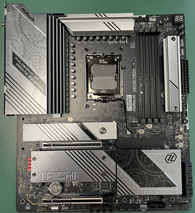 X870E Taichi Lite (1 фото из 10)