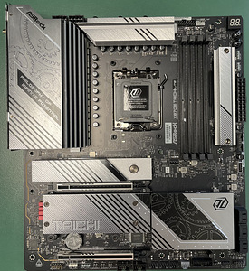 X870E Taichi Lite (4 фото из 10)