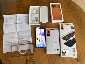 Apple iPhone 17 Pro Max 256GB Cosmic Orange, Как новый! (1 фото из 8)