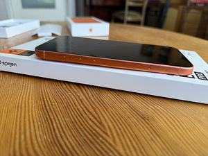 Apple iPhone 17 Pro Max 256GB Cosmic Orange, Как новый! (3 фото из 8)