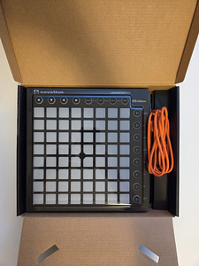 Novation Launchpad MK2 + защитная крышка decksaver (2 фото из 2)