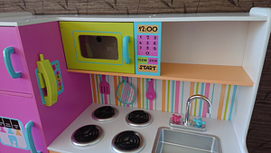 KidKraft Deluxe Big and Bright Wooden Play Kitchen mänguköök (4 foto / 6)