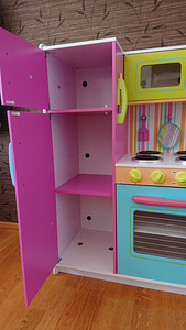 KidKraft Deluxe Big and Bright Wooden Play Kitchen mänguköök (5 foto / 6)