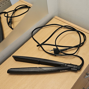 Выпрямитель для волос BaByliss Paris (1 фото из 2)