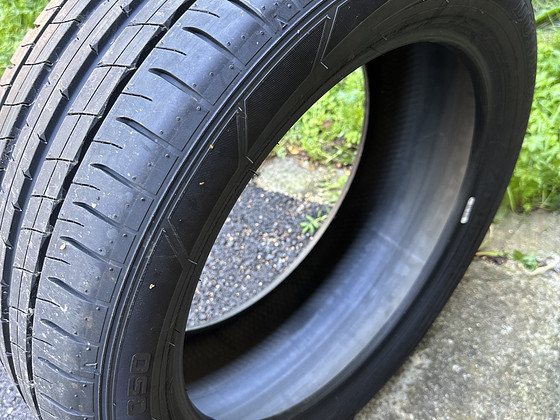 Новые! Шины 225/50R18 95v