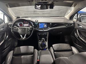 Opel Astra Sports Tourer+ (8 фото из 15)