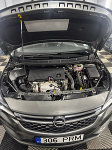 Opel Astra Sports Tourer+ (14 фото из 15)