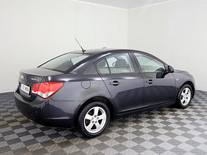 Chevrolet Cruze Comfort 1.6 91kW (3 фото из 8)