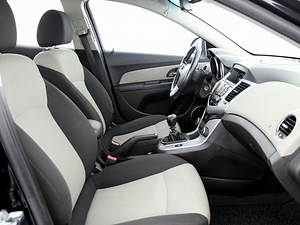 Chevrolet Cruze Comfort 1.6 91kW (6 фото из 8)