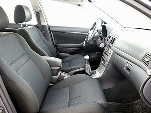 Toyota Avensis Linea Sol Facelift 2.0 108kW (6 фото из 8)