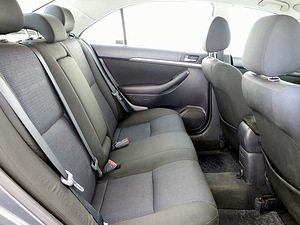 Toyota Avensis Linea Sol Facelift 2.0 108kW (7 фото из 8)