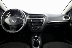 Peugeot 301 Comfort 1.2 53kW (5 фото из 7)