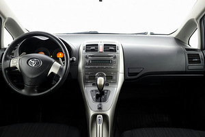 Toyota Auris Linea Sol ATM 1.6 91kW (5 фото из 9)