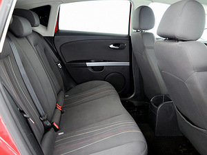 SEAT Leon Comfortline Facelift 1.6 TDI 77kW (7 фото из 8)