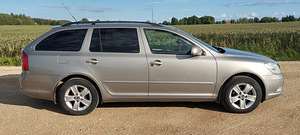 Skoda Octavia 2010 1,4 bensiin 90kw (4 foto / 9)