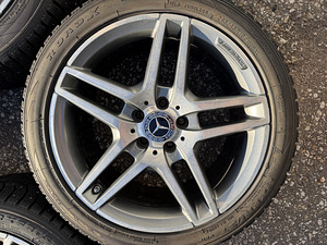 18" оригинальные диски Mercedes-Benz 5x112 + шипованные шины 245/45 (5 фото из 10)