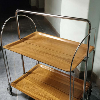 LAHTIKÄIV RETRO SERVEERIMIS LAUD RATASTEL