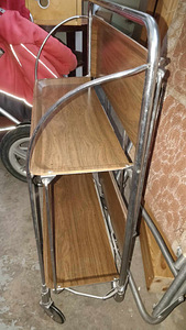 LAHTIKÄIV RETRO SERVEERIMIS LAUD RATASTEL (2 foto / 3)