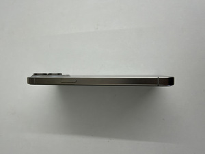 iPhone 15 Pro Max 256 ГБ Titanium (6 фото из 7)