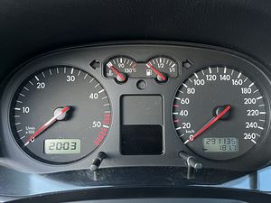 Volkswagen Golf 4 1.9 TDI ÜV 08.27 REG MAKSTUD (10 foto / 13)