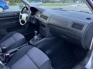 Volkswagen Golf 4 1.9 TDI ÜV 08.27 REG MAKSTUD (9 foto / 13)