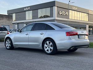 AUDI A6 LIMOUSINE (6 foto / 11)