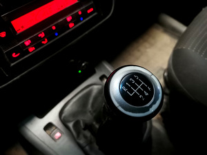 SEAT Alhambra 1.9 TDI 85 кВт, 7 мест (9 фото из 9)