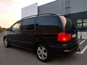 SEAT Alhambra 1.9 TDI 85 кВт, 7 мест (3 фото из 9)