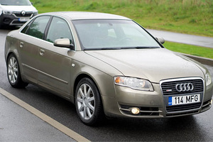 Audi A4 B7 1.8T S-line automaat 2005 (7 foto / 10)