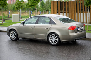 Audi A4 B7 1.8T S-line automaat 2005 (8 foto / 10)