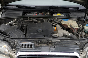 Audi A4 B7 1.8T S-line automaat 2005 (10 foto / 10)