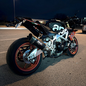 Aprilia Tuono V4 Factory