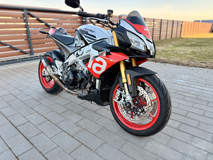 Aprilia Tuono V4 Factory (4 foto / 5)