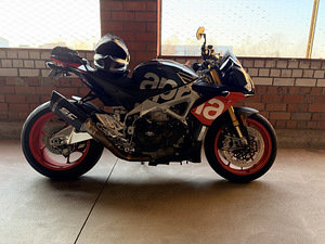 Aprilia Tuono V4 Factory (5 foto / 5)