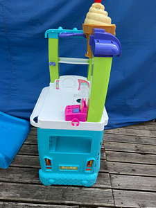 PLAY-DOH Kitchen Creations Ultimate Ice Cream Truck Playset (5 foto / 7)