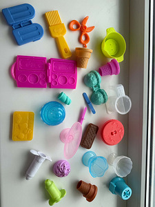 PLAY-DOH Kitchen Creations Ultimate Ice Cream Truck Playset (6 foto / 7)
