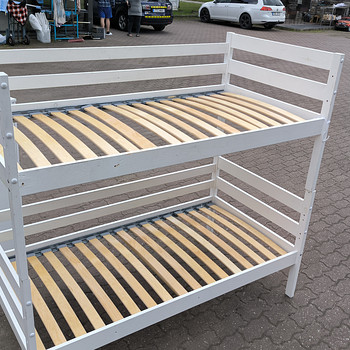 Кровать