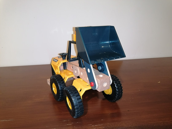 Puidust traktor