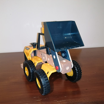 Puidust traktor