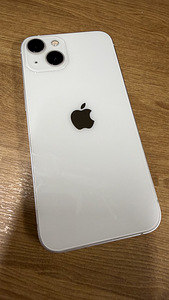 Apple iPhone 13 256Gb White v heas korras (1 foto / 3)